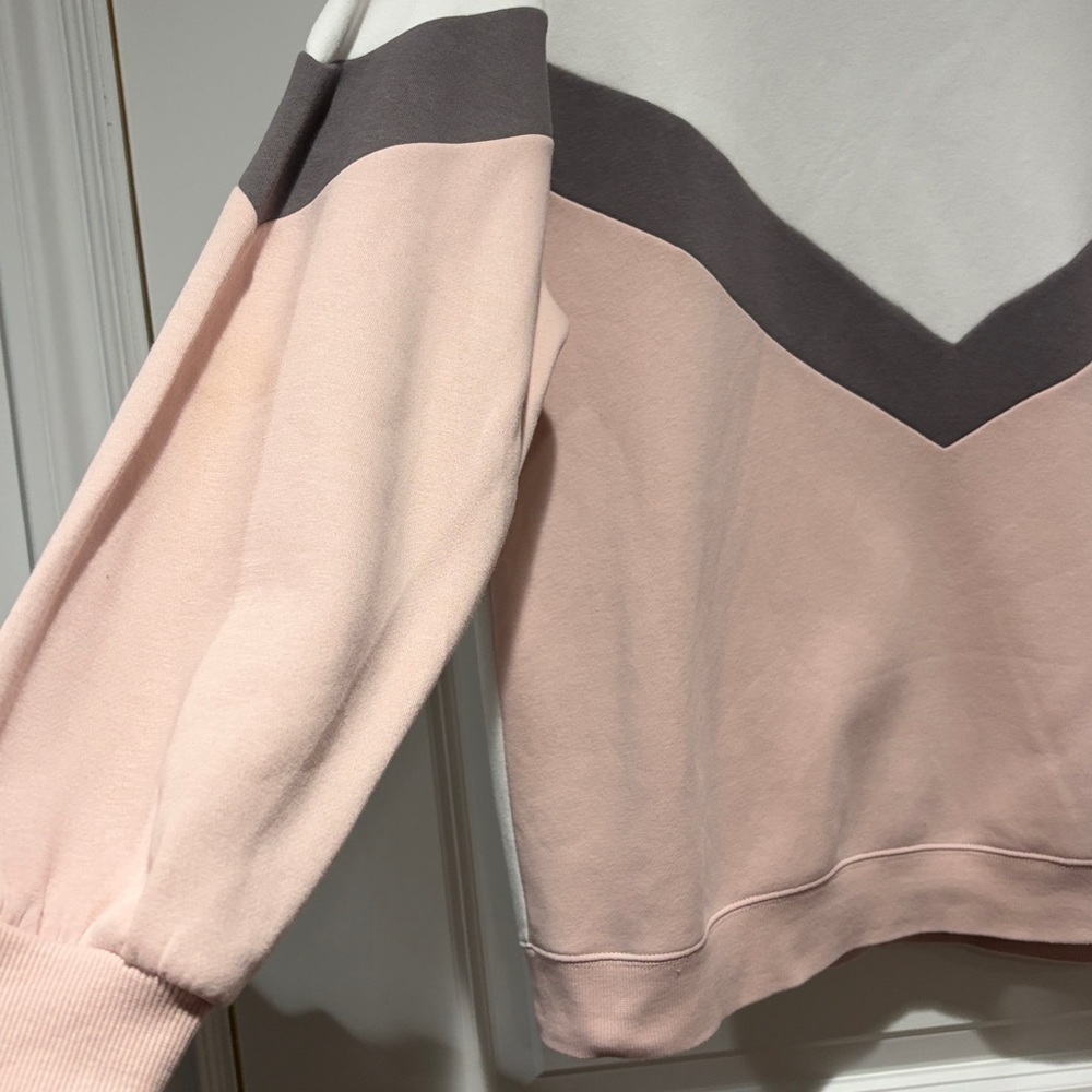 H&M Divided Tri-Tone Crewneck Sweater - Pink, Gray, White - Picture 2 of 4